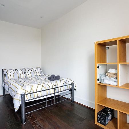 ロンドンEntire Luxurious Flat Sleeps 4 Personsアパートメント エクステリア 写真