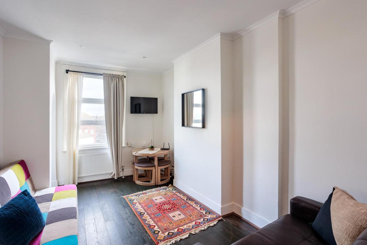 ロンドンEntire Luxurious Flat Sleeps 4 Personsアパートメント エクステリア 写真