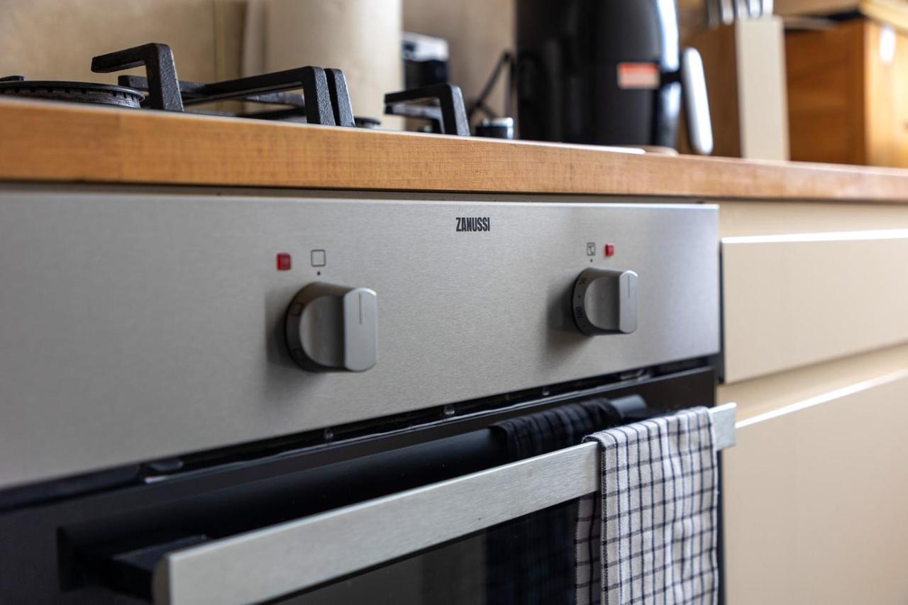 ロンドンEntire Luxurious Flat Sleeps 4 Personsアパートメント エクステリア 写真