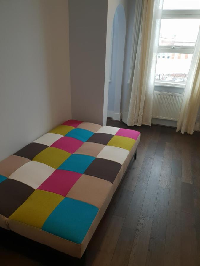 ロンドンEntire Luxurious Flat Sleeps 4 Personsアパートメント エクステリア 写真